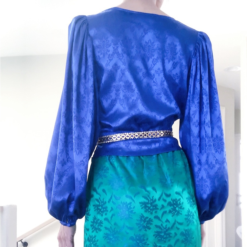 🔵 Ronny Kobo Royal Blue Damask Pattern Satin Eugenia Crop Top Blouse NEW… - Picture 2 of 11
